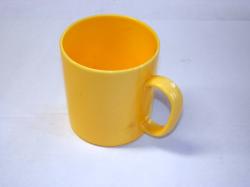 Füles műanyagbögre 2,75 dl sárga (242)