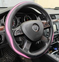 Műbőr kormányvédő 38cm fekete-pink (203-8P)