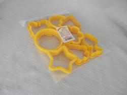 8 db-os műanyag süteményszaggató zsugorfóliában (103/1)