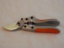 Muta metszőolló Japán típusú, gumírozott markolat 18 cm (14368)