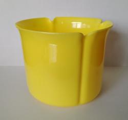 Virágtartó kaspó, szirom formájú, 13 cm, sárga műanyag (213)