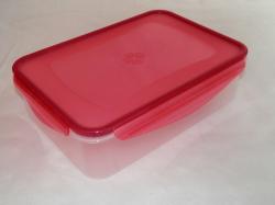 Csatos, szögletes műanyag ételdoboz 2 l piros (579)