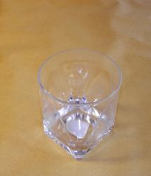 Metszett műanyag pohár alacsony (130)