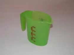 Mércés, ovális zöld műanyagkancsó 250 ml (531)