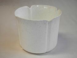 Virágtartó kaspó, szirom formájú, 17 cm, fehér műanyag (215)