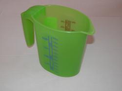 Mércés, ovális zöld műanyagkancsó 500 ml (532)