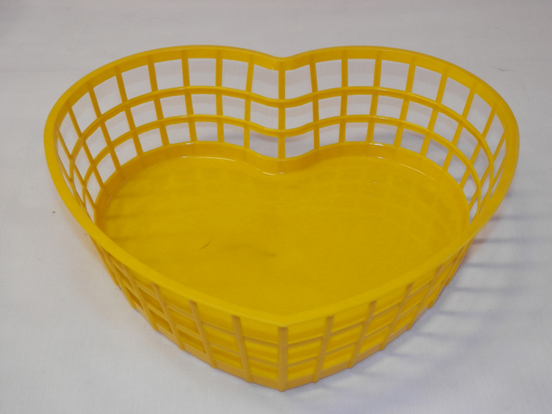 Szív alakú műanyagkosár közepes, sárga (221)