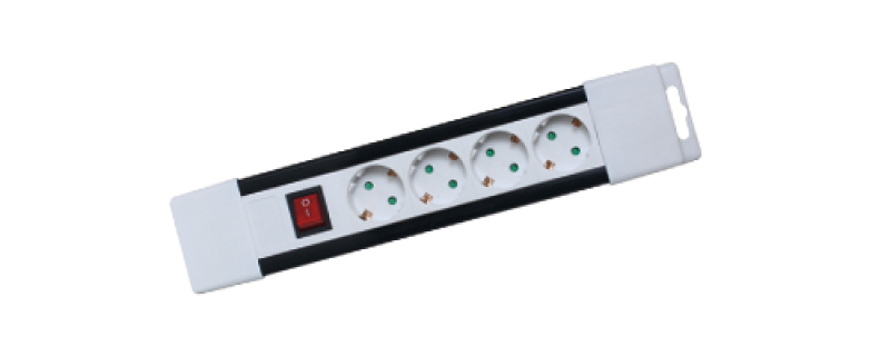 Home hálózati elosztó, 4-es, kapcsolóval (PNV 04K/WH)