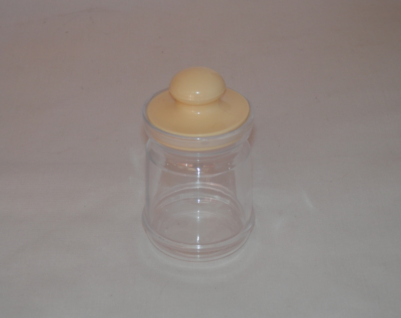 Hengeres műanyag fűszertartó, aromazáró  2  dl (471)