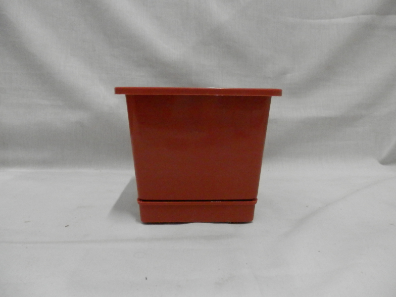 Vízfelszívós tálcás virágcserép, 2 literes (77)