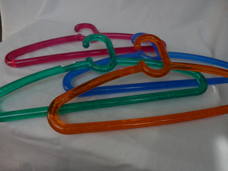 Buborékos vállfa, vegyes színben (252)