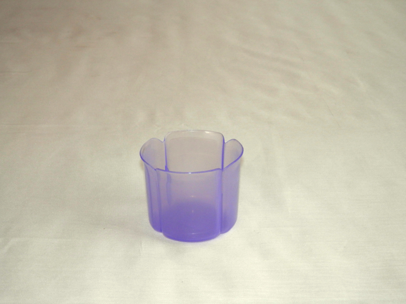 Virágtartó kaspó, szirom formájú, 8 cm, lila műanyag (211)