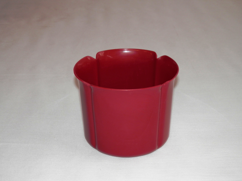 Virágtartó kaspó, szirom formájú, 13 cm, bordó műanyag (213)