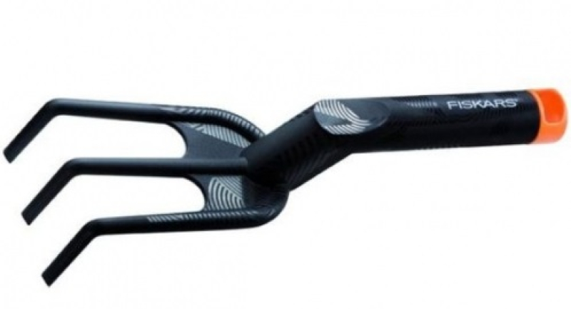 Fiskars Solid kézi talajlazító (137020)