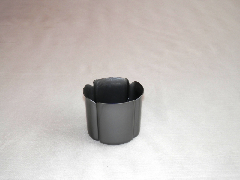 Virágtartó kaspó, szirom formájú, 8 cm, ezüst színű műanyag (211)