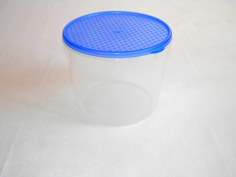 Mércés, műanyag ételdoboz hengeres 2,0 L (305)