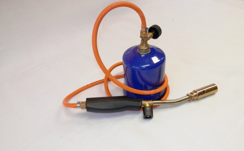 PR/AG084M Providus forrasztólámpa tömlővel, fémházas