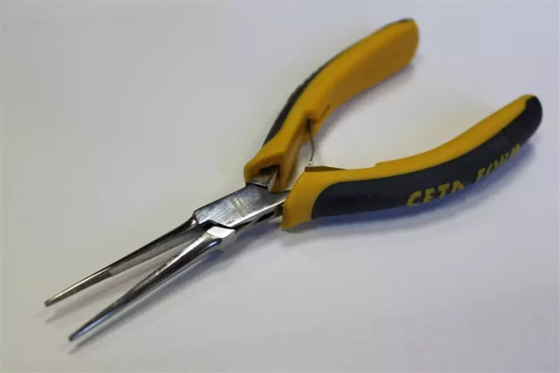 Ceta Form Műszerész hosszúcsőrűfogó  155 mm 2K Sár (CE-H25-155)