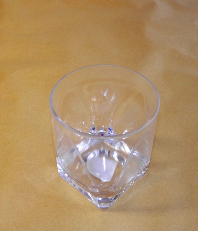 Metszett műanyag pohár alacsony (130)