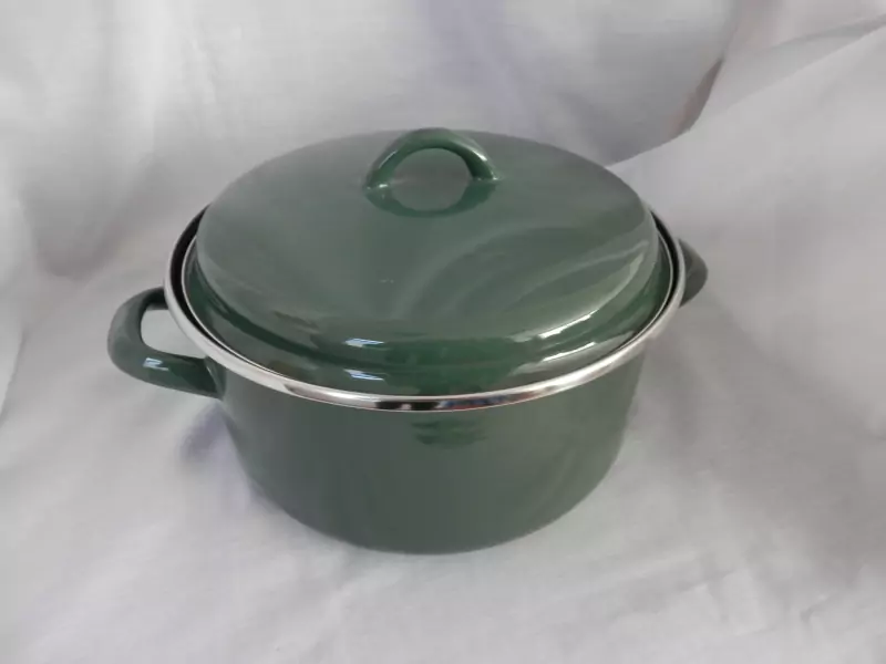 Bonyhádi Kinga lábas fedővel, 22 cm, zöld