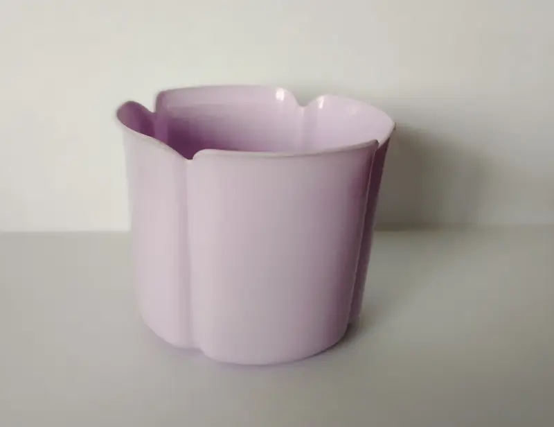 Virágtartó kaspó, szirom formájú, 8 cm, halványlila színű műanyag (211)