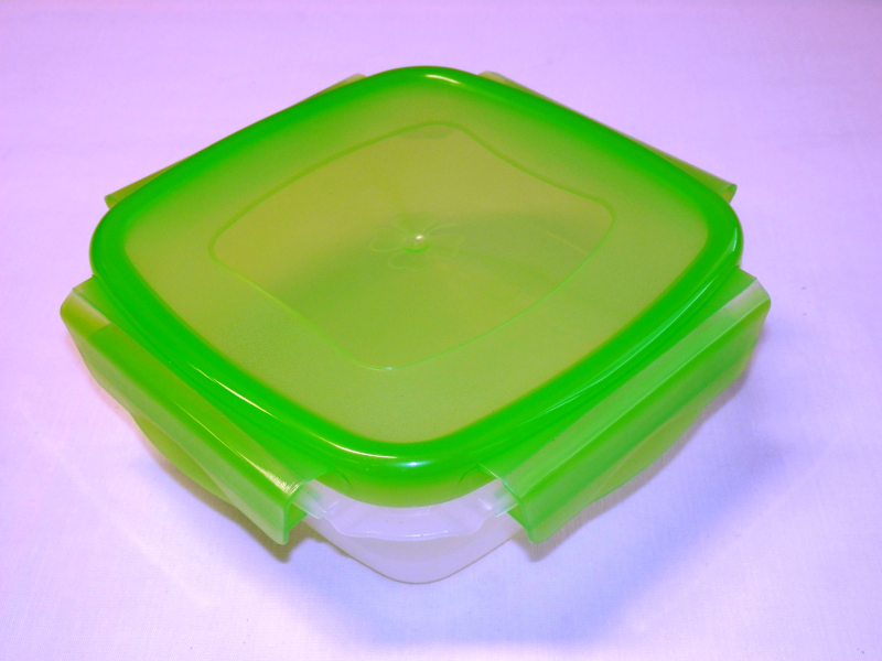 Csatos, szögletes műanyag ételdoboz 1550 ml zöld (592)