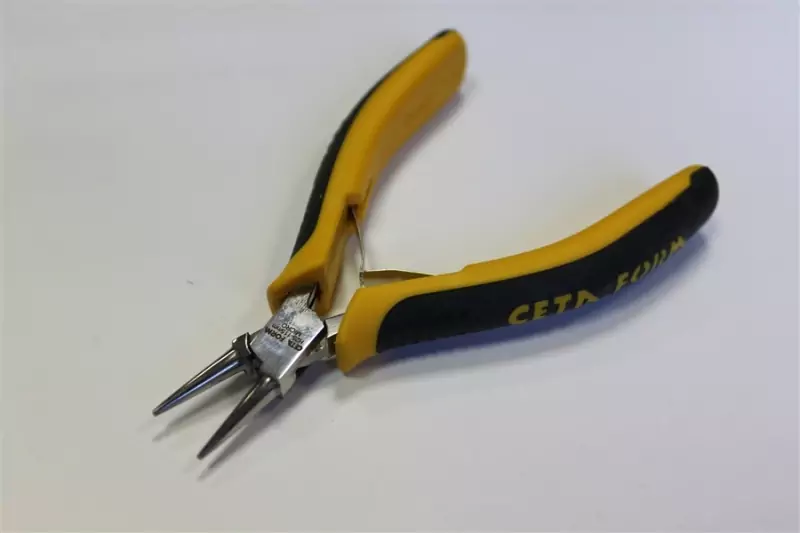 Ceta Form Műszerész kerekcsőrűfogó  130 mm 2K Sárg (CE-H26-130)