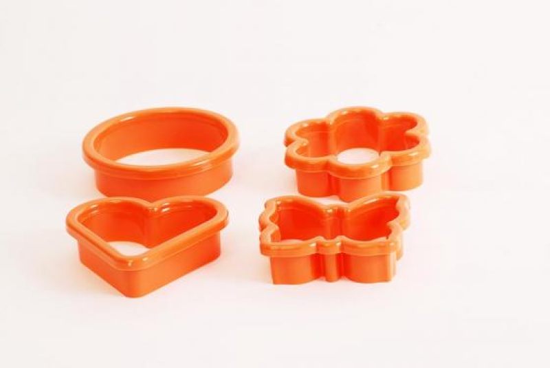 4 db-os műanyag süteményszaggató zsugorfóliában (103/3)