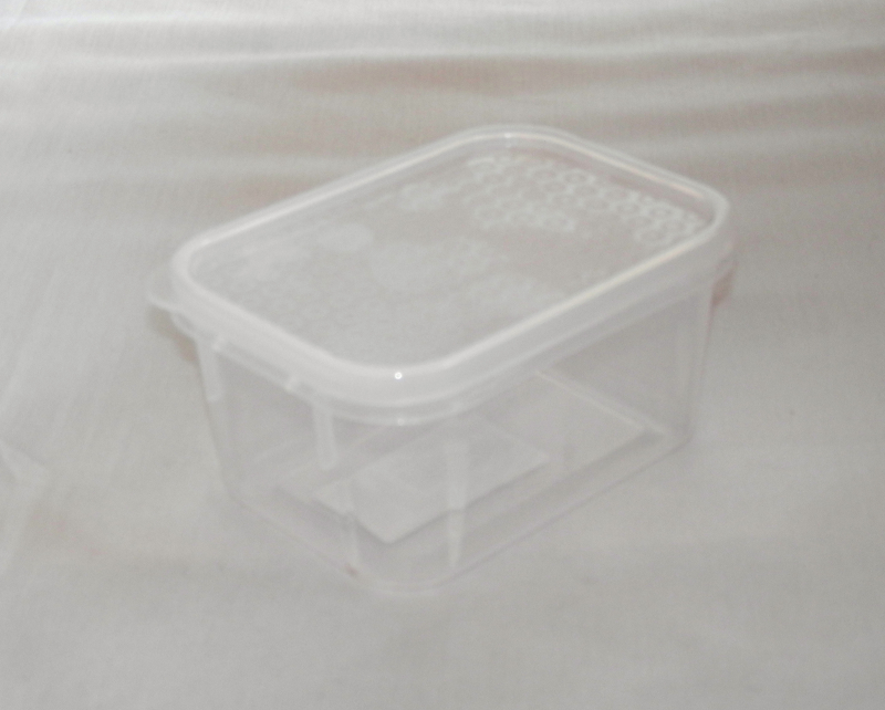 Hasáb alakú műanyag tárolódoboz 0,5 l fehér (26/1)