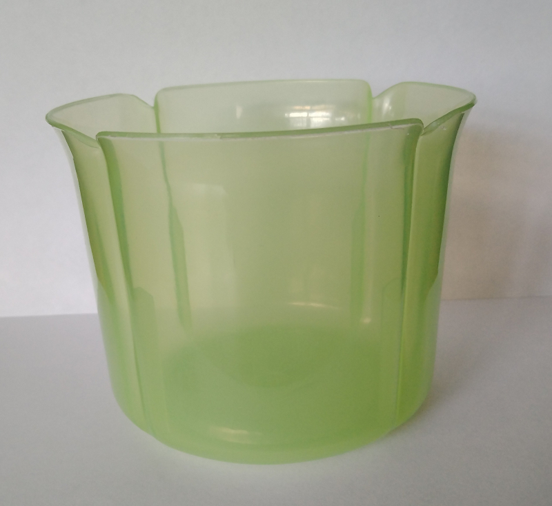 Virágtartó kaspó, szirom formájú, 13 cm, átlátszó, zöld műanyag (213)