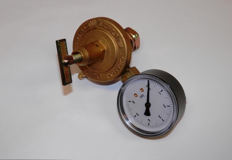 PR/RA208 Providus nyomáscsökkentő manométerórával