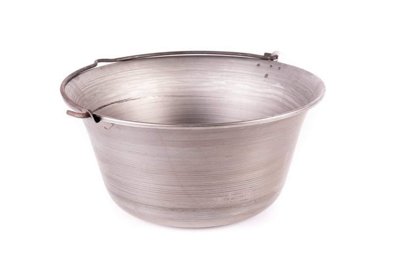 20 l-es vas gulyásbogrács csiszolt, minőségi, vastag falú