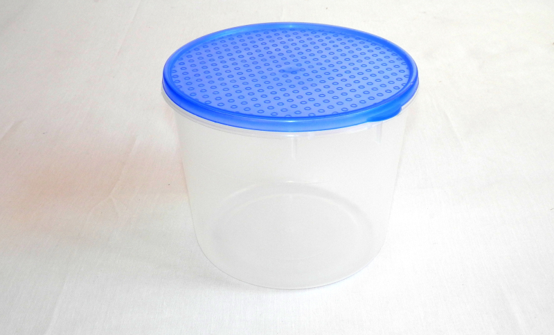Mércés, műanyag ételdoboz hengeres 1,5 L (304)