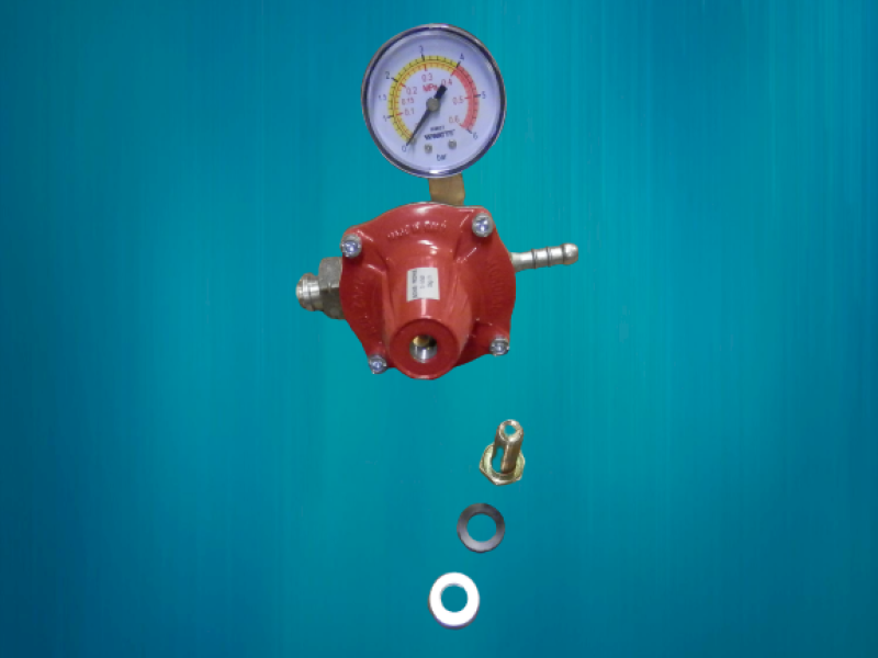 PB nyomásszabályozó manométerrel 0-4 bar 12 kg/h