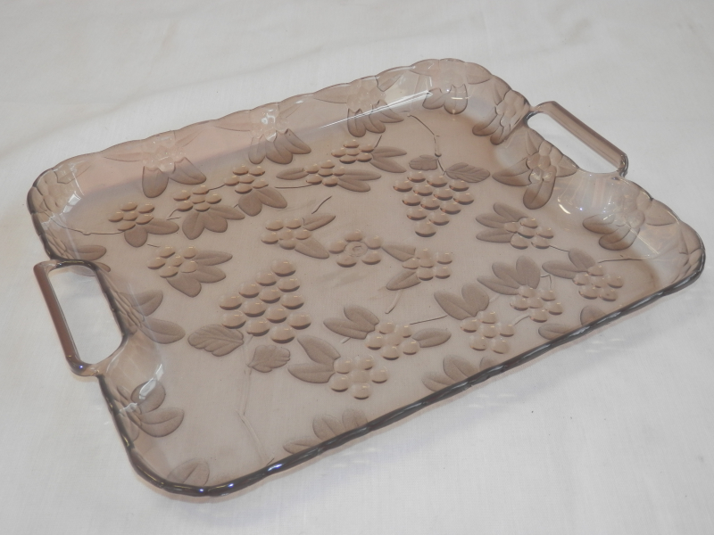 Gyümölcsmintás műanyag tálca 31x24 cm (885)